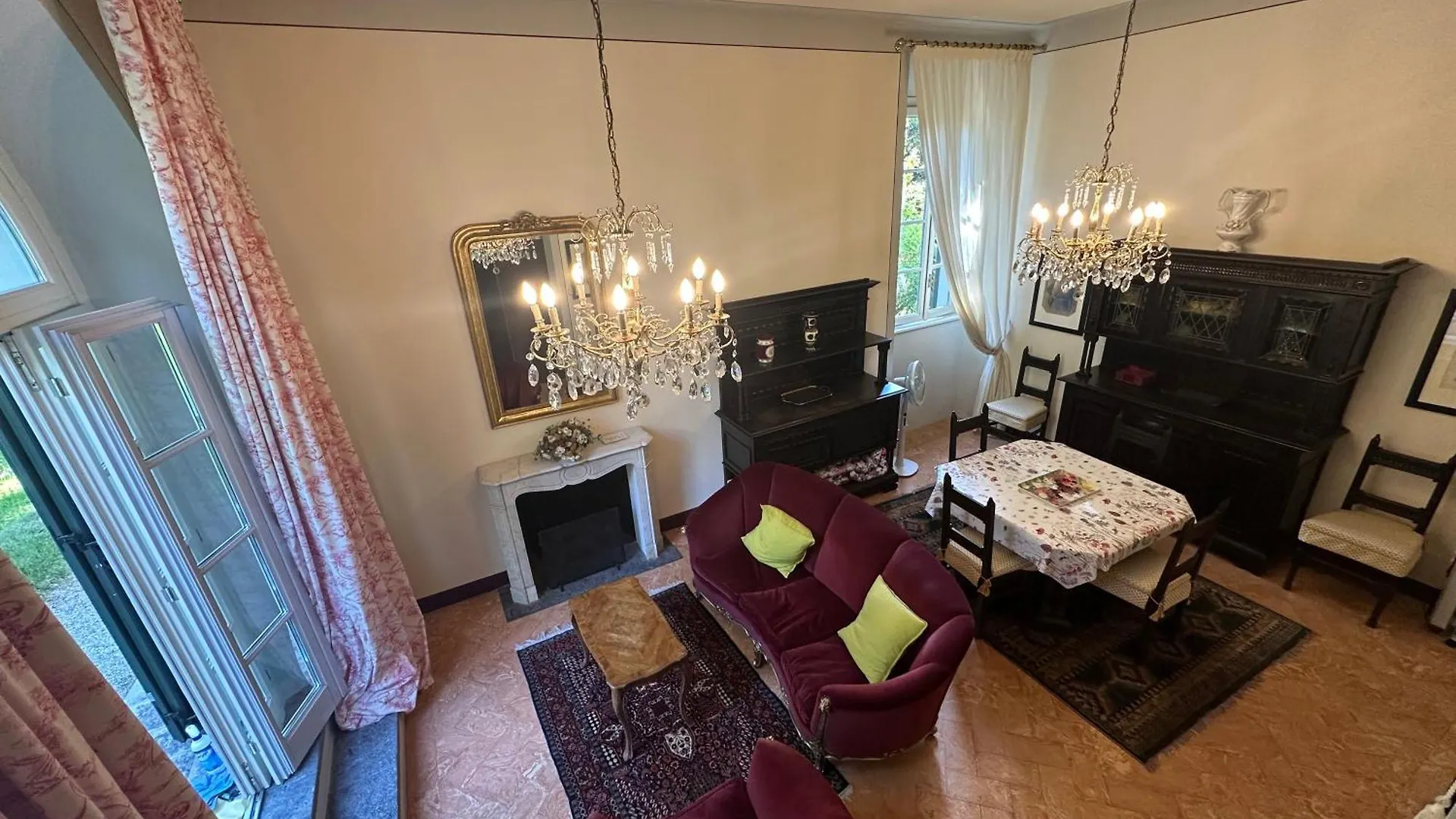 Boutique Apartment With Garden Μπελάτζιο